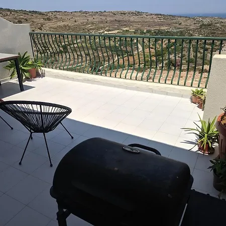 Gaia Penthouse Sea And Country Views Apartment St. Paul's Bay